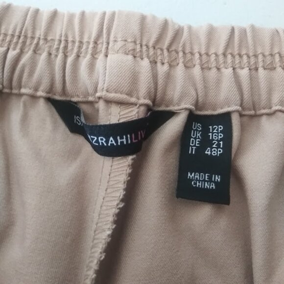 Isaac Mazrahi women's size 12P tan/khaki capris - Picture 12 of 14